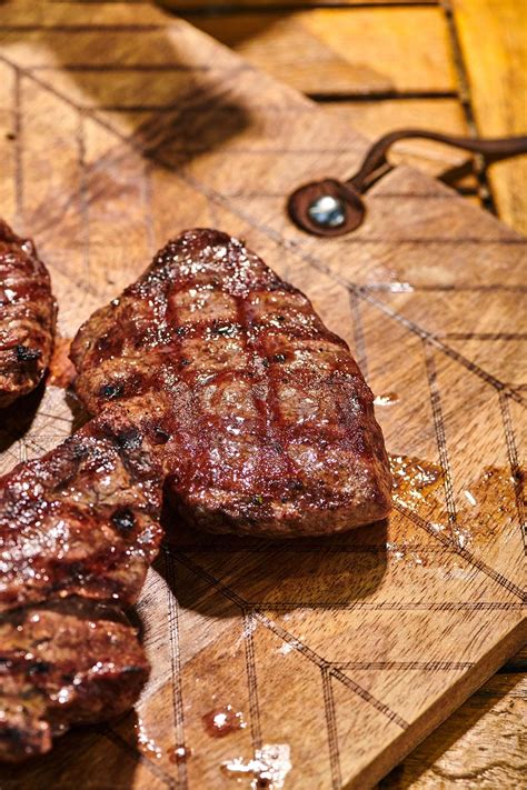 How to Grill Flat Iron Steaks — The Mom 100