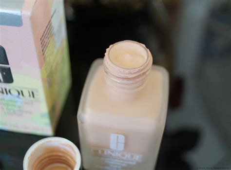 CLINIQUE Superbalanced Makeup Foundation - «Schlechter als Drogerie ...
