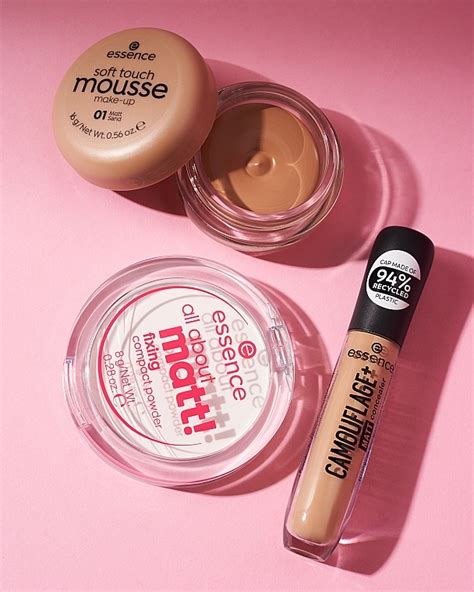 Тональный мусс Essence Soft Touch Mousse | Makeup.cy