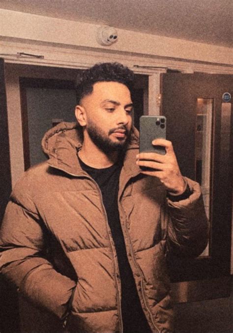 navaan_sandhu | Mens photoshoot poses, Photoshoot poses, Winter jackets