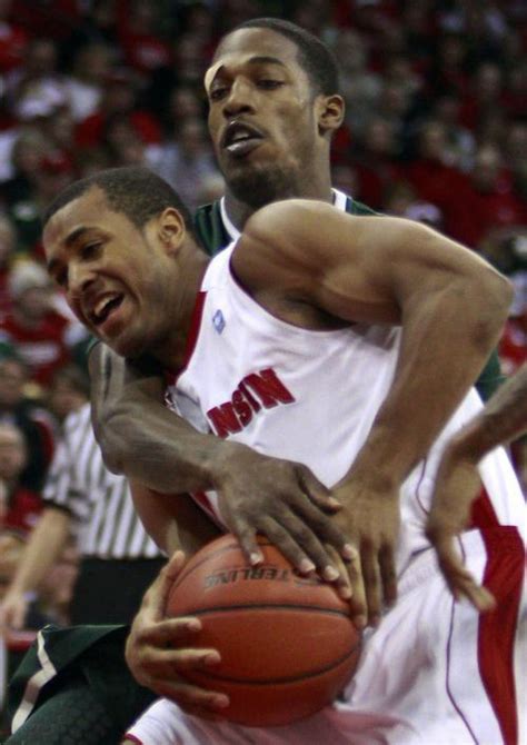 Wisconsin's Jordan Taylor 'unbelievable' in Badgers' blowout win over
