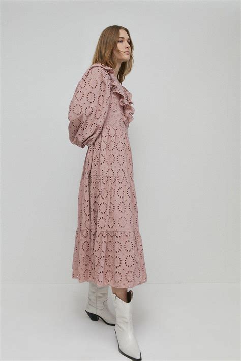 Everyone Is Wearing Dresses From Warehouse This Summer | Who What Wear