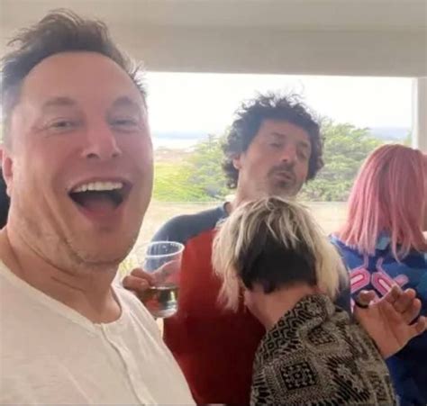 Создать мем "моменты из жизни, жена сергея брина и илон маск, musk ...