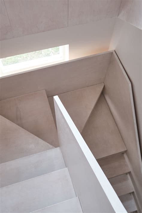 Property and Area Guide for Offord Road in London N1 13