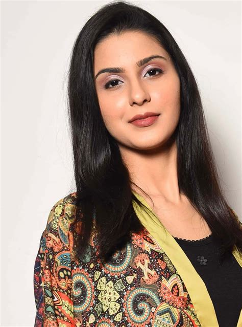 [100+] Pakistani Girl Pictures | Wallpapers.com