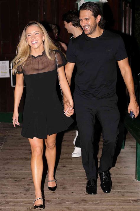 Critics applaud the Sydney Summers approach to her character 8