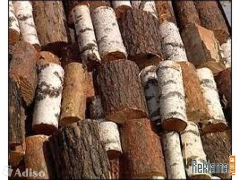 Место где колют дрова
