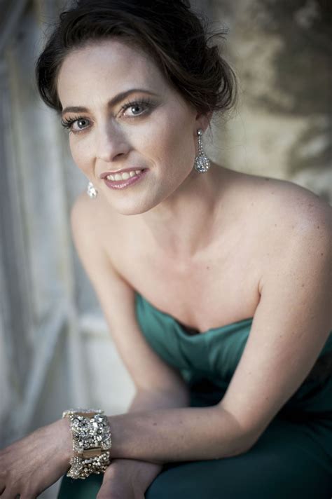 Lara Pulver – HawtCelebs