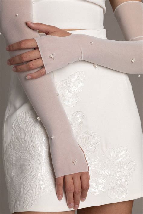 Acacia Pearl Wedding Veil | TEMPÊTE Bridal Boutique
