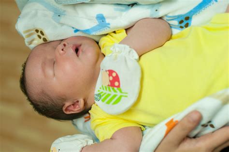 Желтуха новорожденных, лечение патологической желтухи новорожденных