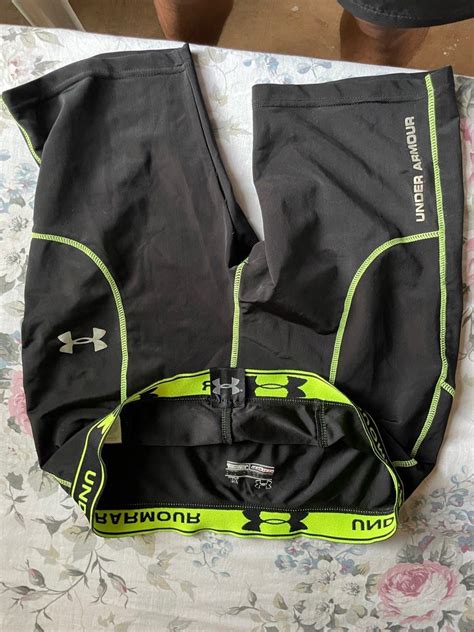 Under Armour XL, Men's Fashion, Bottoms, Shorts on Carousell