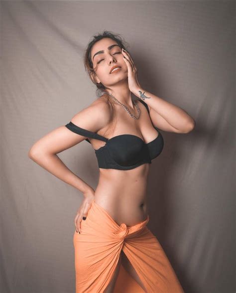 Dinky Kapoor | Scrolller