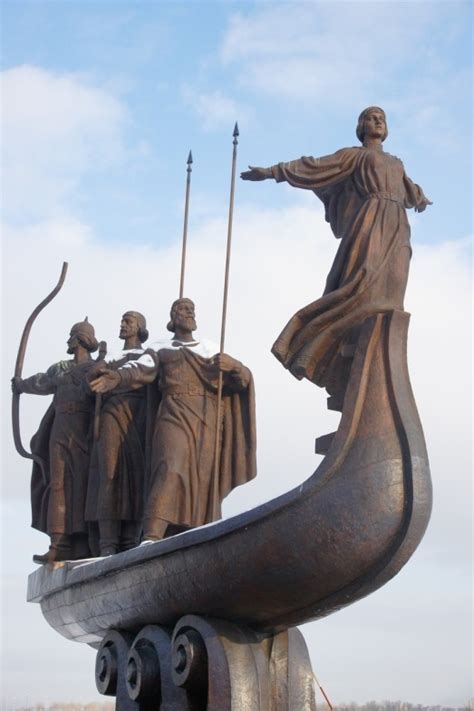 Памятник основателям Киева (Киев - Украина)