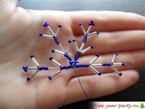 Снежинки из бисера и бусин - 50 схем, мастер-классов и фото | Beaded ...