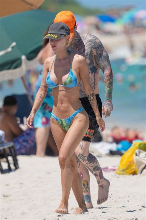 Bunny Zingler Style, Clothes, Outfits and Fashion • CelebMafia