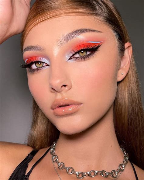 Maquiagem Natal | Prom eye makeup, Makeup wallpapers, Creative eye makeup