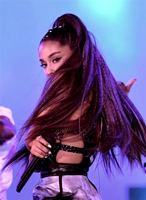 Ariana Grande Sexy 2022