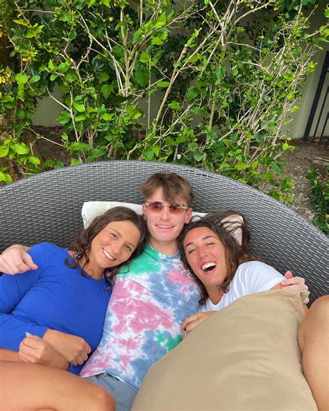 Liz Gregorski | Spring broke 🤘🏼 | Instagram