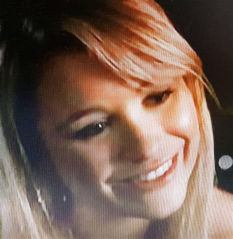 how to get in touch with celebrities