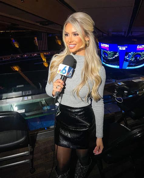 Sara Cardona | NBC6 | Miami, FL : r/hot_reporters