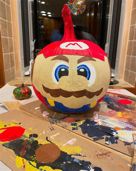 Lydia Hu | From getting the scoop to telling the news 🎤📺 📰 | Instagram