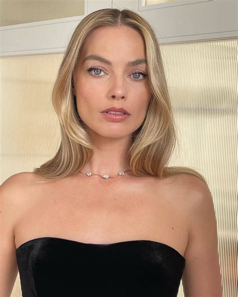 Margot Robbie - "Asteroid City" Premiere Portraits June 2023 • CelebMafia