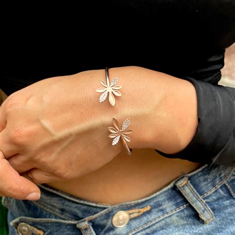 gold flower bracelet
