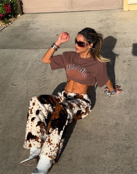 Mariana Morais (@maarebeaar) • Instagram photos and videos