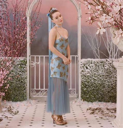 Kaitlyn Dever - Outfits, Style, & Looks - K4 Fashion