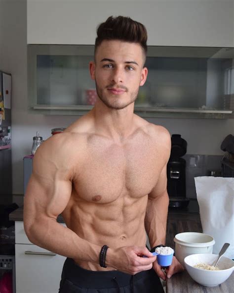 FITNESS INSPIRATION – NICK JANN – Monday XYZ