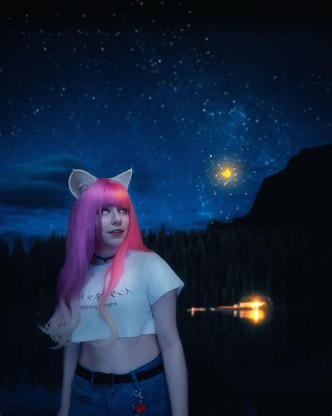 Nayeon exploring nature : r/nyannyancosplay