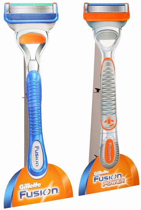 картонная ростовая фигура из картона GILLETTE, картонная стойка из ...