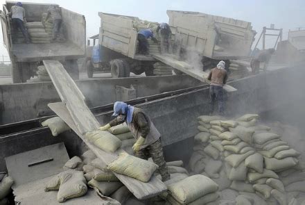 Tajikistan Exporting Cement To Afghanistan | TOLOnews