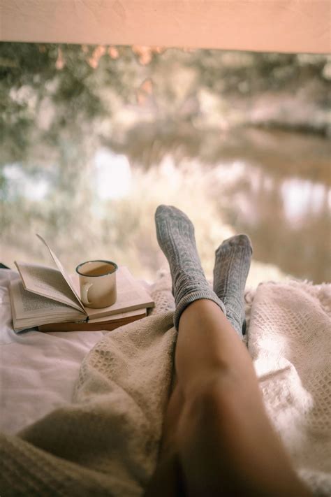 7 Books To Read This Fall — Lattes, Life & Luggage