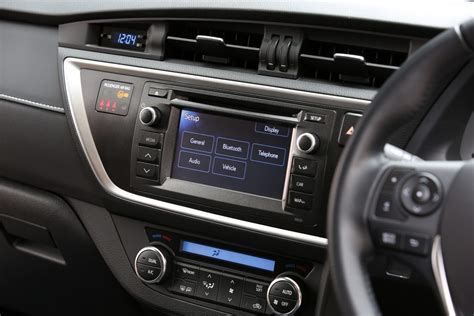 Auris Hybrid Interior (2012 - 2015) - Toyota Media Site