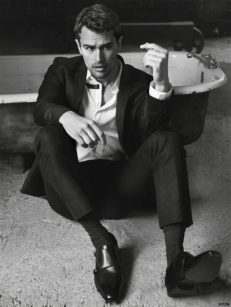 Set #007 - theojamesweb048 - Theo James Photo Gallery // Theo-James.com