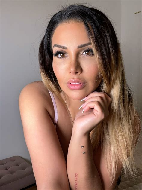 N I C O L E🐍♏️ on Twitter: "@itsivysky Your so pretty 😍 damn baby