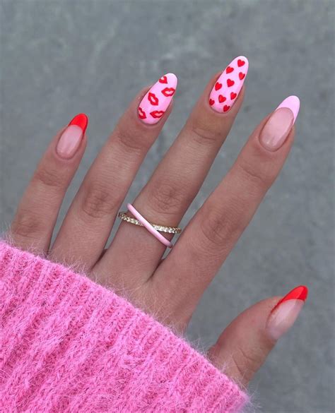 74 Sweet short Valentine's Day manicures with almond nail shapes for 2024
