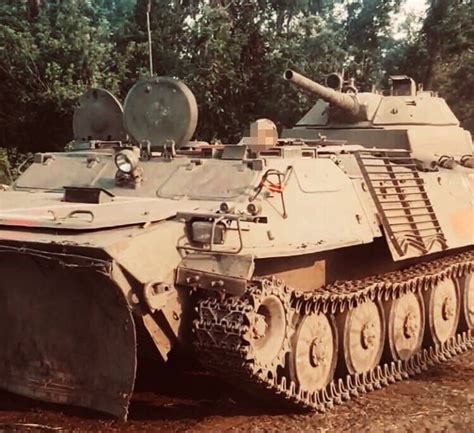 Росіяни знову ставлять башти від БМП-1 на МТ-ЛБ, це дуже показова ...