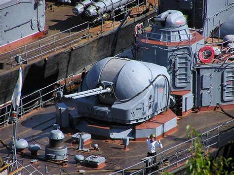 АК-725 - спаренная корабельная 57-мм артустановка