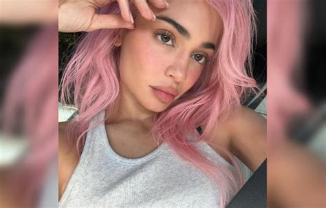 'King' Kylie Jenner Shocks Fans With Return Of Pink Hair: Photos