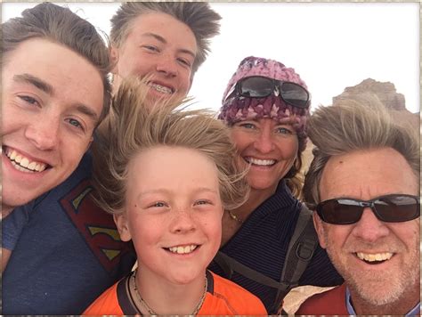 JohnsonFamilyPhoto-GoblinValley - Epic Life Inc