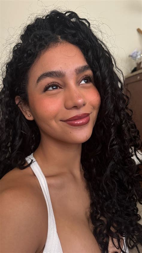 barbarita; en 2025 | Maquillaje, Morenas, Chicas hermosas