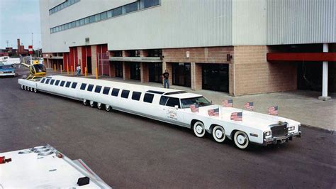 World’s Longest Car, the American Dream Limo, Is ‘80s Extravaganza at ...
