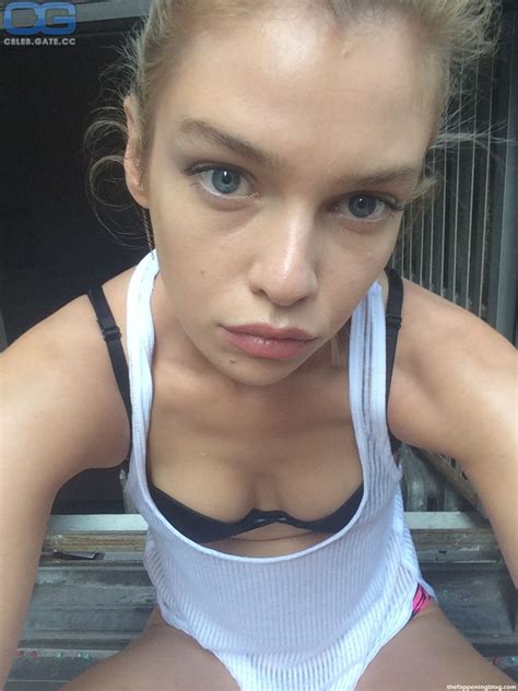Stella Maxwell nude pictures from onlyfans leaks and playboy. Sex Scene