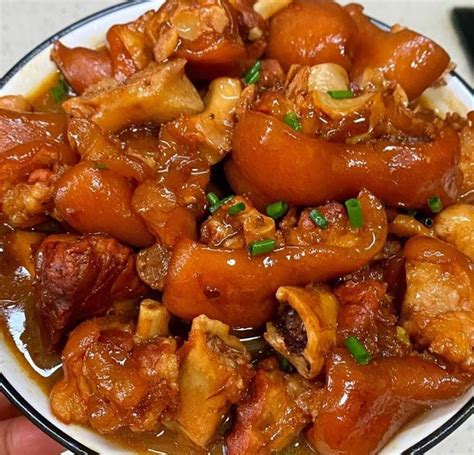braised pork trotters