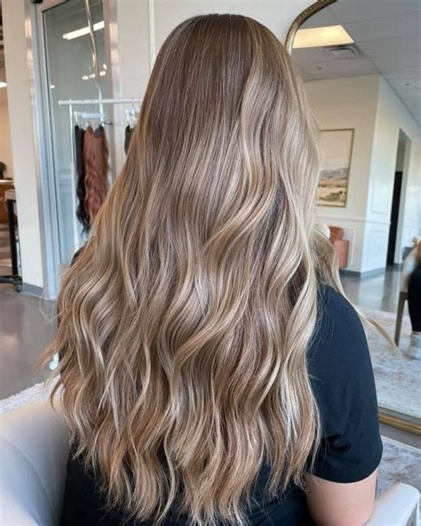 Straight Light Brown Hair With Highlights