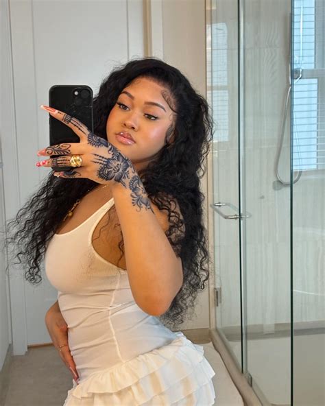 Kay 💕| Dm for Promo (@snowbunnykayy) • Instagram photos and videos
