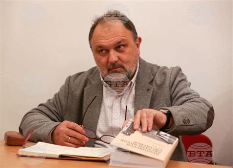 БТА :: Духовникът трябва да пази здравословна дистанция от силния на ...