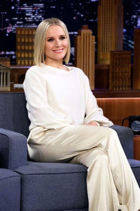 Kristen Bell Latest Photos - CelebMafia